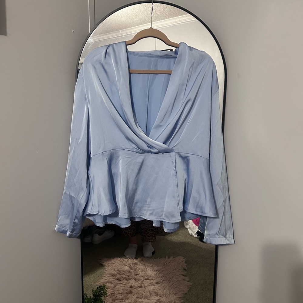 Elegant baby blue silk top NWOT
